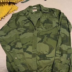 Wrangler button up, brand new, size Large